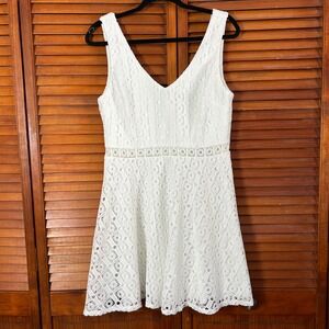 City Studios White Geometric Lace V-Neck Mini Dress Bohemian Chic Sz Jr 11